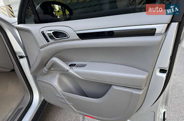 Внедорожник / Кроссовер Porsche Cayenne 2013 в 
