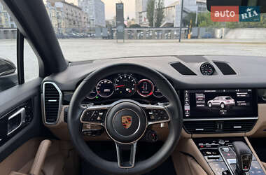 Позашляховик / Кросовер Porsche Cayenne 2018 в 