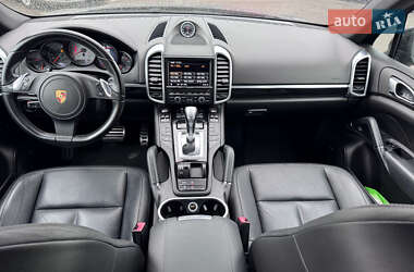 Внедорожник / Кроссовер Porsche Cayenne 2012 в 