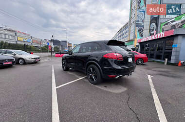 Внедорожник / Кроссовер Porsche Cayenne 2012 в 