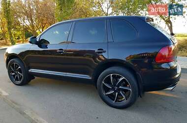Внедорожник / Кроссовер Porsche Cayenne 2004 в 