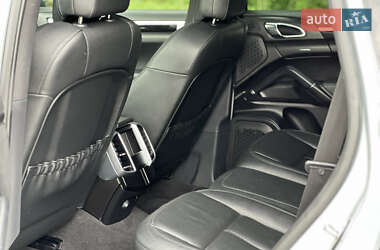 Внедорожник / Кроссовер Porsche Cayenne 2013 в 