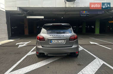 Внедорожник / Кроссовер Porsche Cayenne 2012 в 