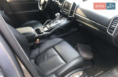 Внедорожник / Кроссовер Porsche Cayenne 2012 в 