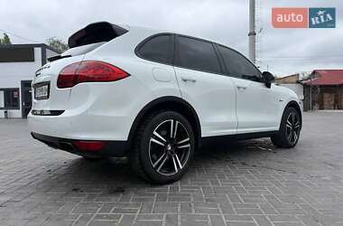Позашляховик / Кросовер Porsche Cayenne 2012 в 
