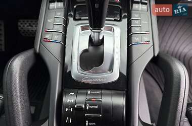 Позашляховик / Кросовер Porsche Cayenne 2012 в 