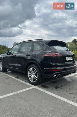 Внедорожник / Кроссовер Porsche Cayenne 2015 в 