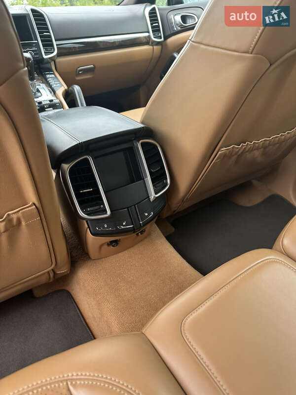 Внедорожник / Кроссовер Porsche Cayenne 2015 в Киеве фото 18 Внедорожник / Кроссовер Porsche Cayenne 2015 в Киеве