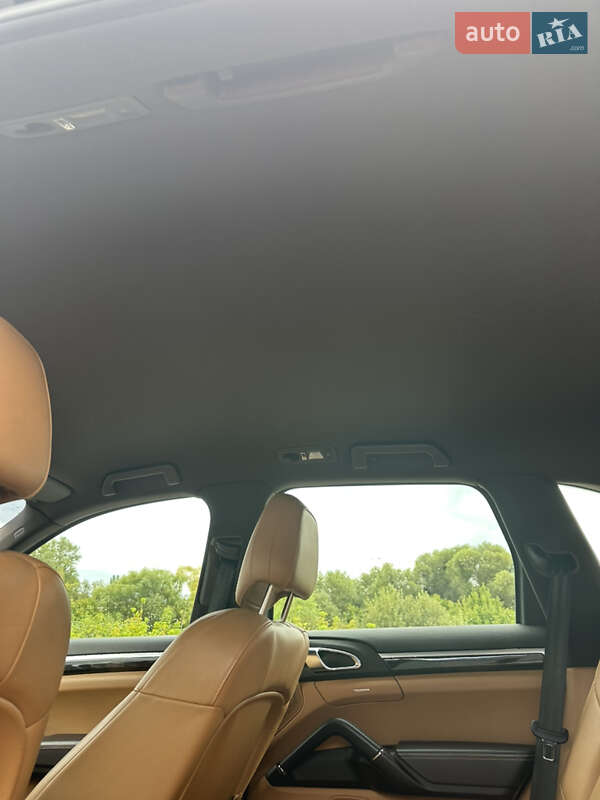 Внедорожник / Кроссовер Porsche Cayenne 2015 в Киеве фото 30 Внедорожник / Кроссовер Porsche Cayenne 2015 в Киеве