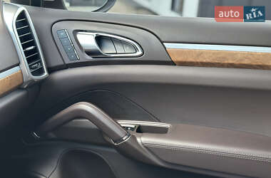 Внедорожник / Кроссовер Porsche Cayenne 2013 в 