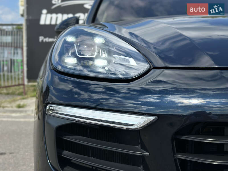 Внедорожник / Кроссовер Porsche Cayenne 2016 в Харькове
