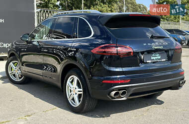 Позашляховик / Кросовер Porsche Cayenne 2016 в 