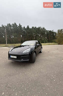 Внедорожник / Кроссовер Porsche Cayenne 2017 в 