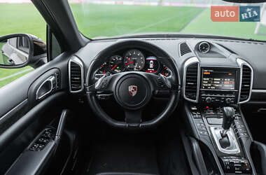 Внедорожник / Кроссовер Porsche Cayenne 2010 в 