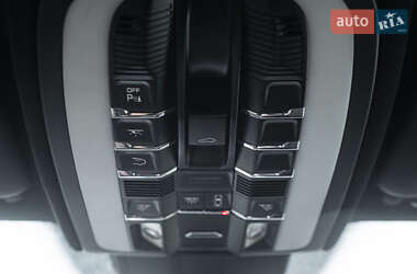 Внедорожник / Кроссовер Porsche Cayenne 2010 в 