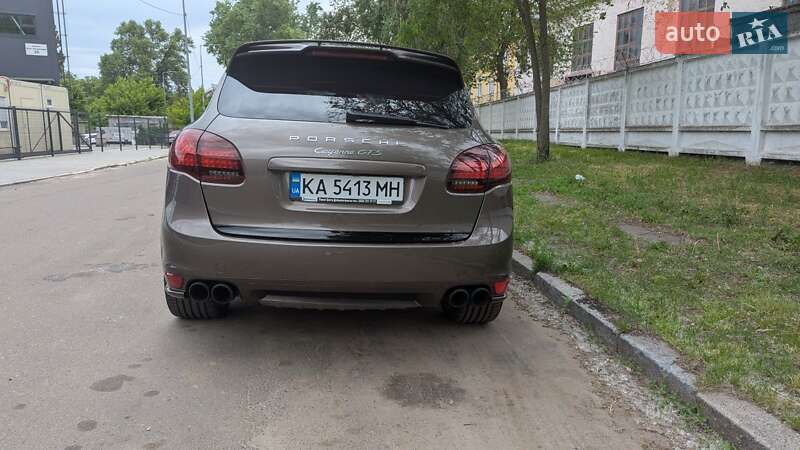 Позашляховик / Кросовер Porsche Cayenne 2012 в Києві