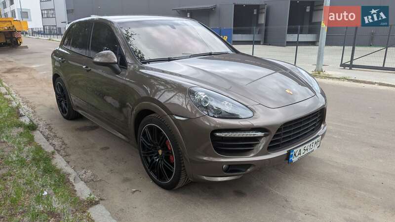 Позашляховик / Кросовер Porsche Cayenne 2012 в Києві