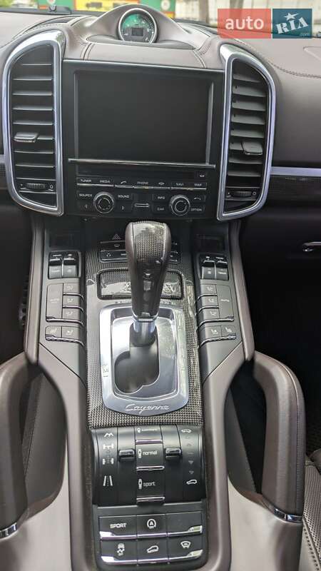 Позашляховик / Кросовер Porsche Cayenne 2012 в Києві