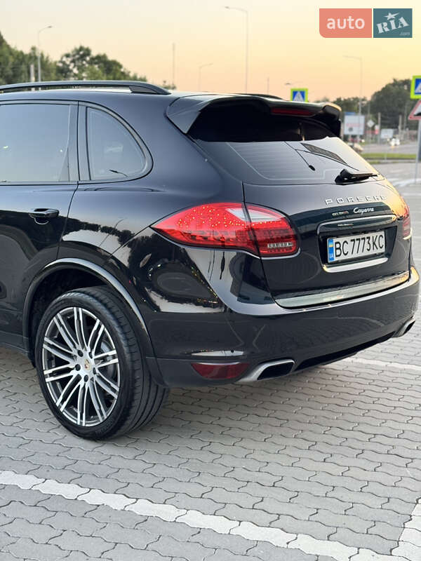 Позашляховик / Кросовер Porsche Cayenne 2011 в Львові