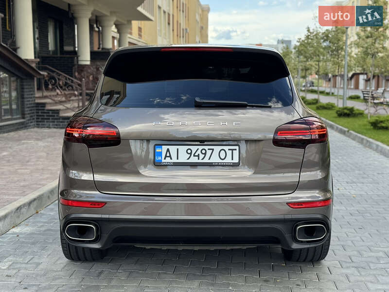 Позашляховик / Кросовер Porsche Cayenne 2015 в Києві