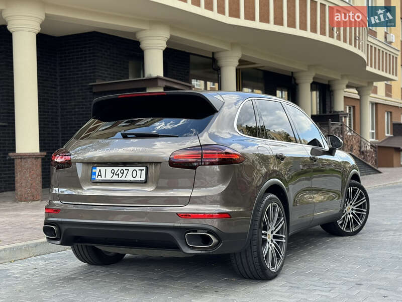 Позашляховик / Кросовер Porsche Cayenne 2015 в Києві