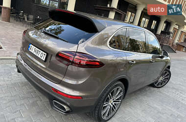 Внедорожник / Кроссовер Porsche Cayenne 2015 в 
