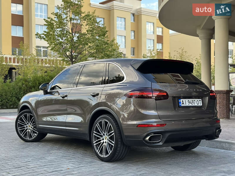 Позашляховик / Кросовер Porsche Cayenne 2015 в Києві