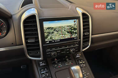Внедорожник / Кроссовер Porsche Cayenne 2015 в 