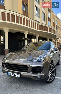 Внедорожник / Кроссовер Porsche Cayenne 2015 в 