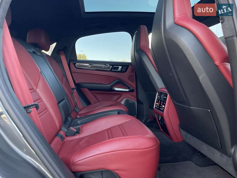 Позашляховик / Кросовер Porsche Cayenne 2019 в Києві