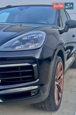 Позашляховик / Кросовер Porsche Cayenne 2018 в 