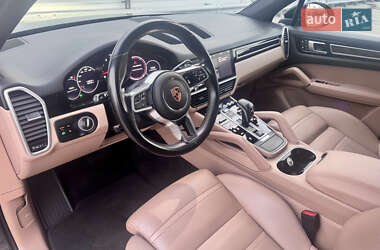 Позашляховик / Кросовер Porsche Cayenne 2018 в 