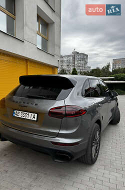 Внедорожник / Кроссовер Porsche Cayenne 2015 в 