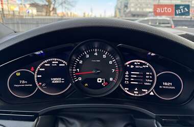 Внедорожник / Кроссовер Porsche Cayenne 2018 в 