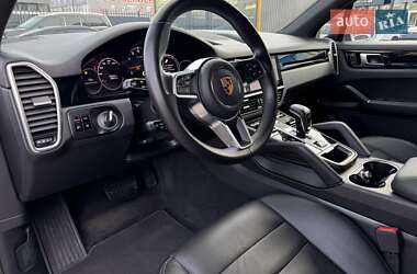 Внедорожник / Кроссовер Porsche Cayenne 2018 в 