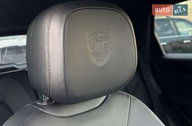 Внедорожник / Кроссовер Porsche Cayenne 2018 в 