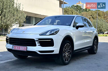Позашляховик / Кросовер Porsche Cayenne 2018 в 