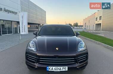 Внедорожник / Кроссовер Porsche Cayenne 2018 в 