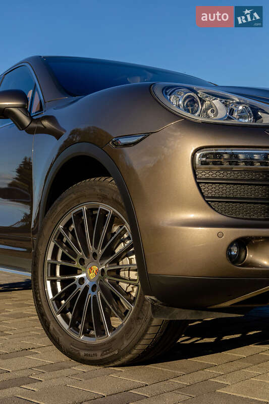 Внедорожник / Кроссовер Porsche Cayenne 2012 в Днепре