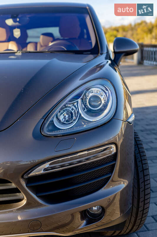Внедорожник / Кроссовер Porsche Cayenne 2012 в Днепре