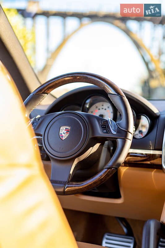 Внедорожник / Кроссовер Porsche Cayenne 2012 в Днепре