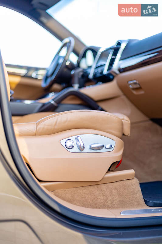 Внедорожник / Кроссовер Porsche Cayenne 2012 в Днепре