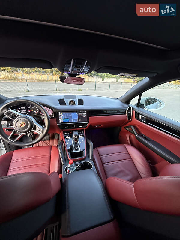Внедорожник / Кроссовер Porsche Cayenne 2020 в Киеве