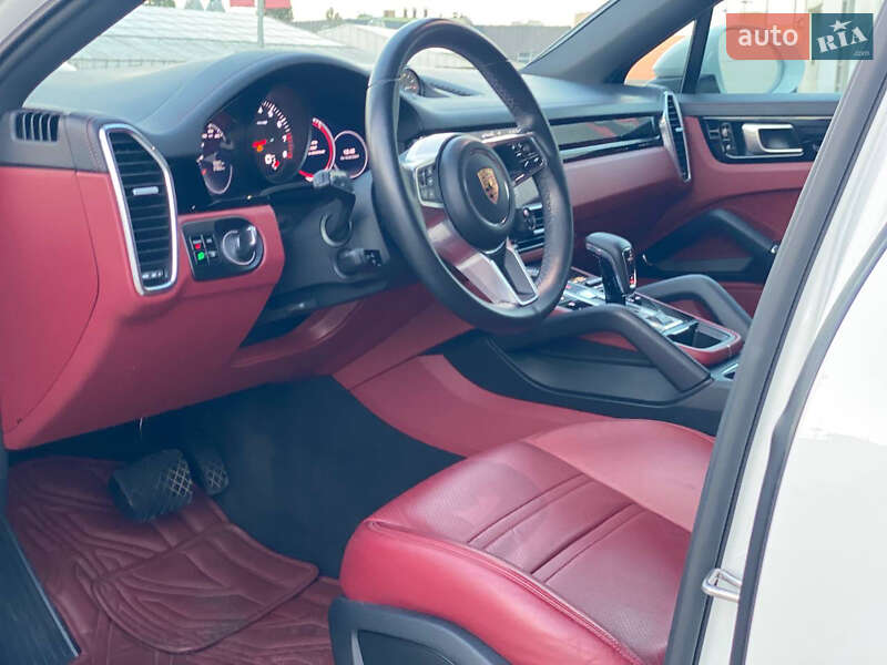 Внедорожник / Кроссовер Porsche Cayenne 2020 в Киеве