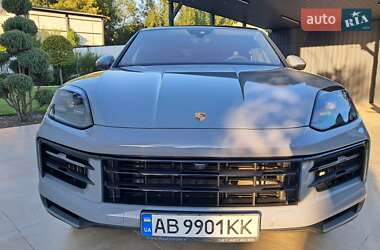 Внедорожник / Кроссовер Porsche Cayenne 2023 в 