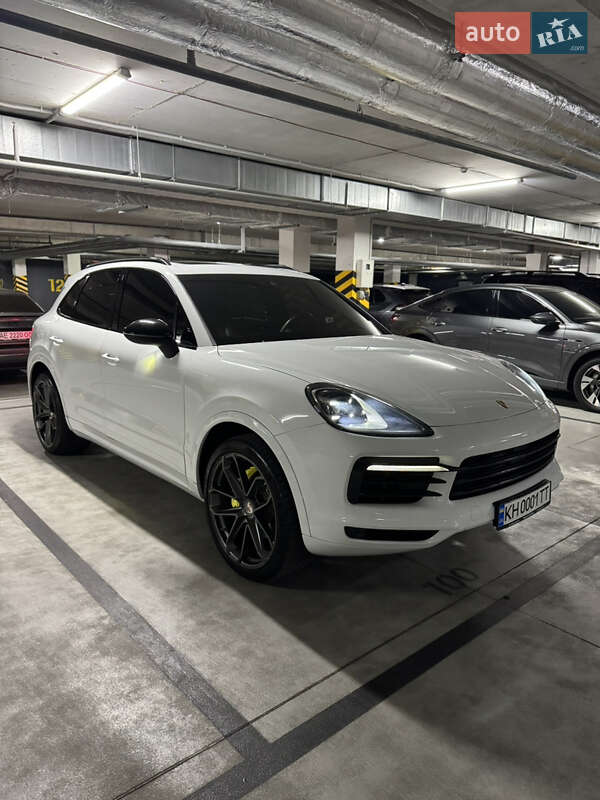 Внедорожник / Кроссовер Porsche Cayenne 2019 в 