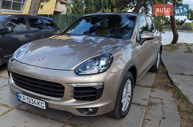 Внедорожник / Кроссовер Porsche Cayenne 2015 в Киеве