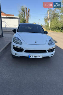 Позашляховик / Кросовер Porsche Cayenne 2013 в 