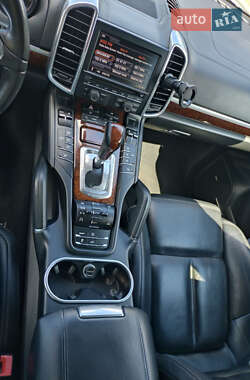Внедорожник / Кроссовер Porsche Cayenne 2010 в 