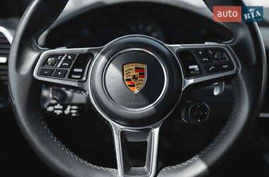 Позашляховик / Кросовер Porsche Cayenne 2017 в 